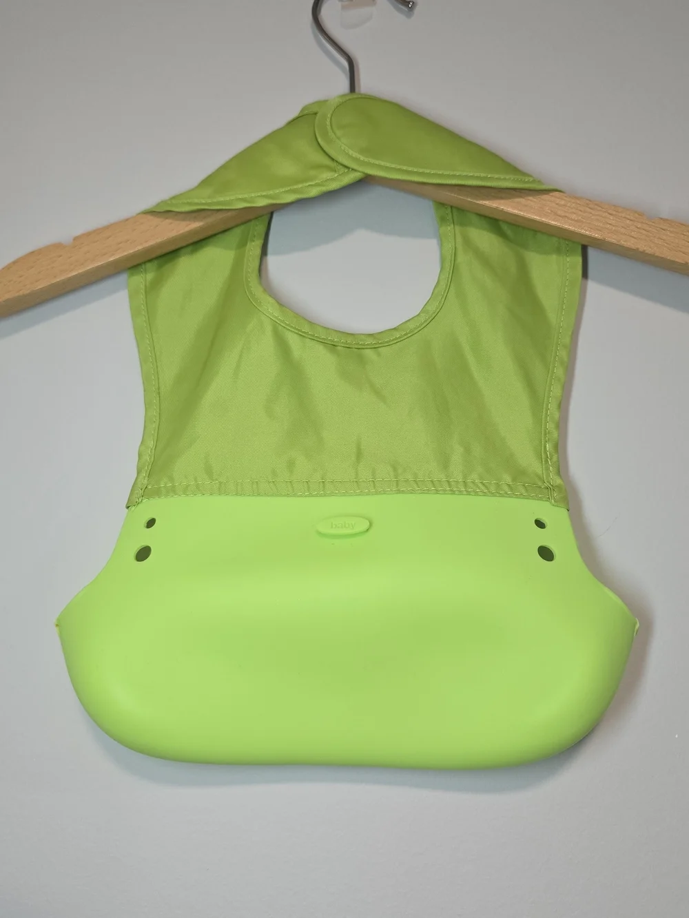 ezpz Mini Mat Plate & Bib In Green Combo. Great For Travel And Easy Cleanup.